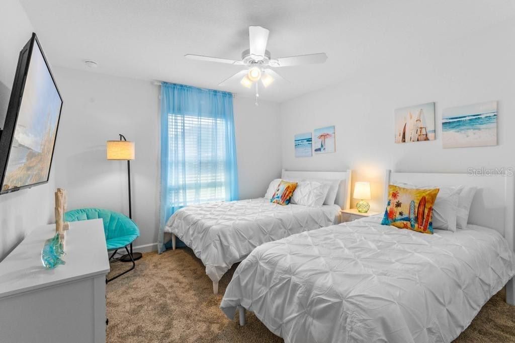 Activo con contrato: $384,900 (4 camas, 3 baños, 1914 Pies cuadrados)