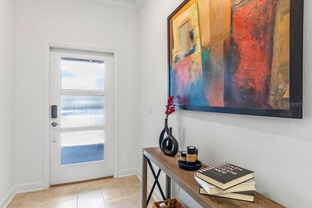 Activo con contrato: $384,900 (4 camas, 3 baños, 1914 Pies cuadrados)