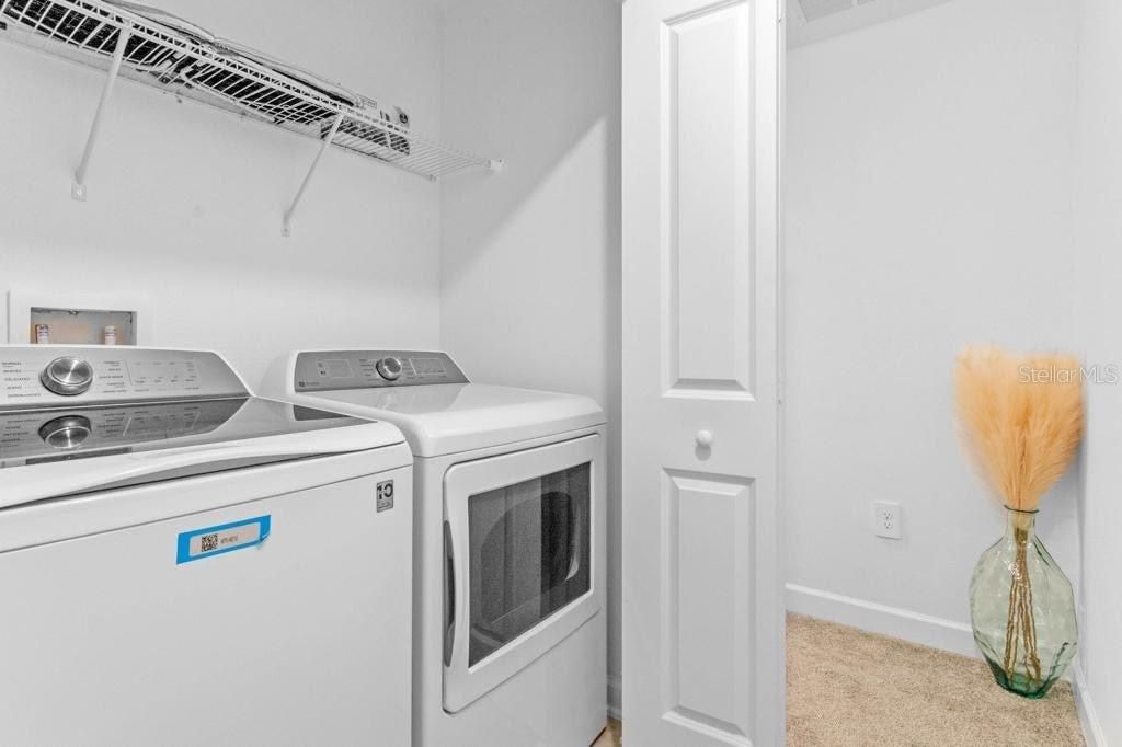 Activo con contrato: $384,900 (4 camas, 3 baños, 1914 Pies cuadrados)