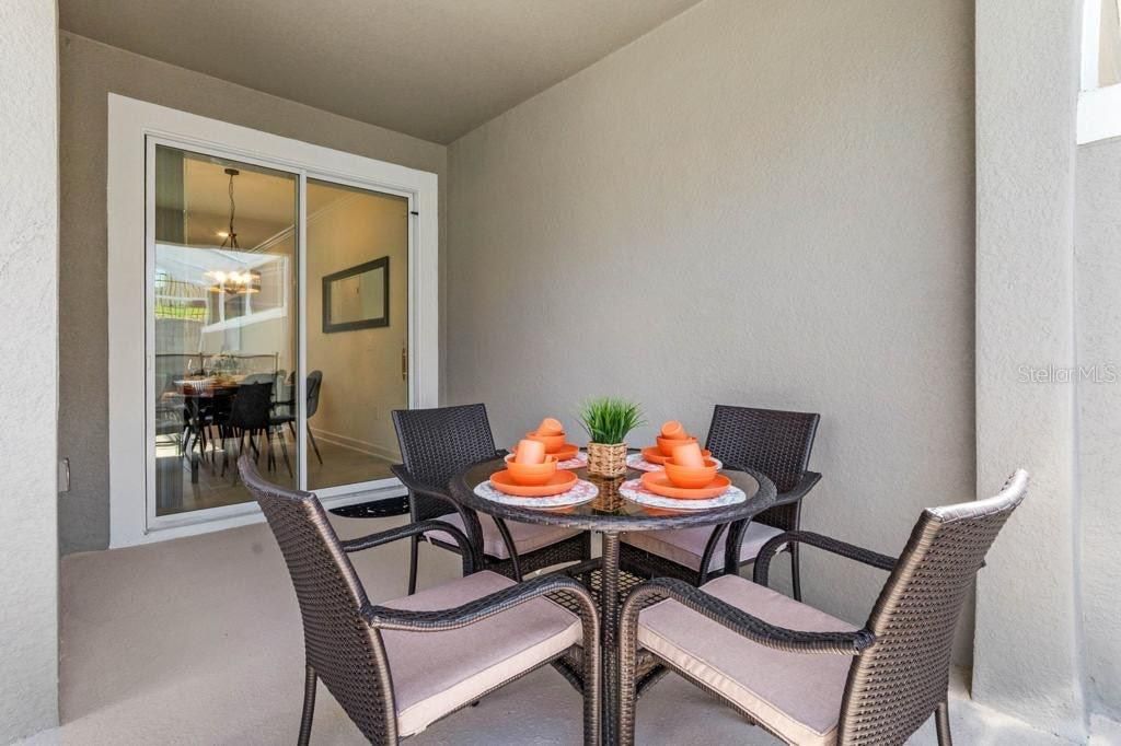 Activo con contrato: $384,900 (4 camas, 3 baños, 1914 Pies cuadrados)