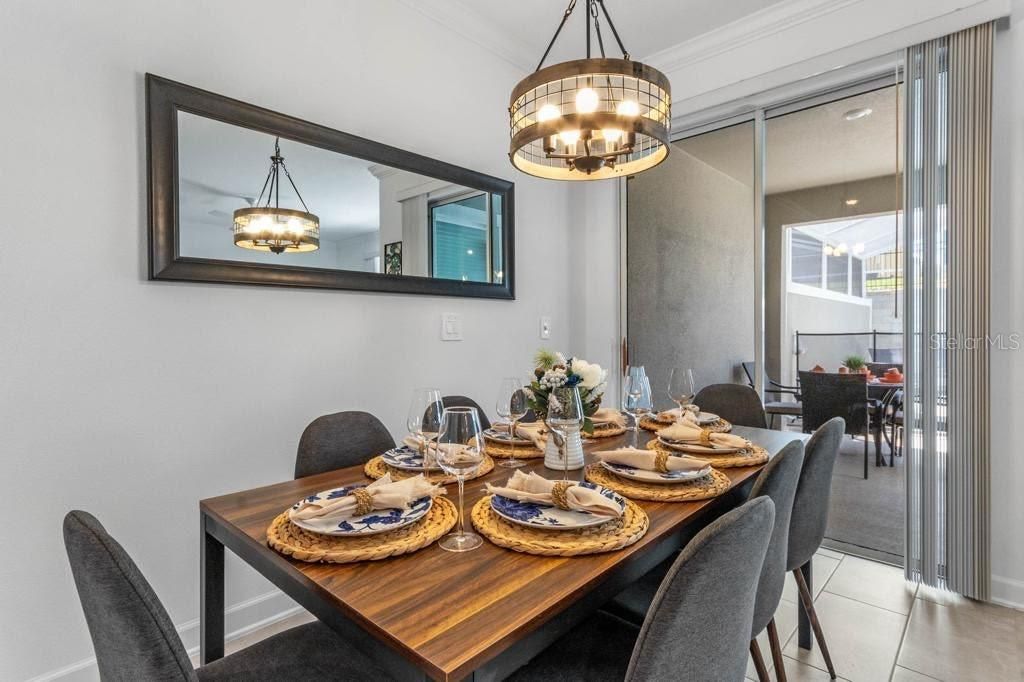 Activo con contrato: $384,900 (4 camas, 3 baños, 1914 Pies cuadrados)