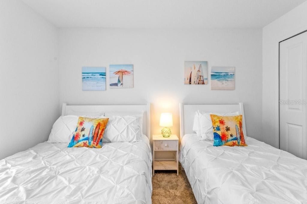 Activo con contrato: $384,900 (4 camas, 3 baños, 1914 Pies cuadrados)