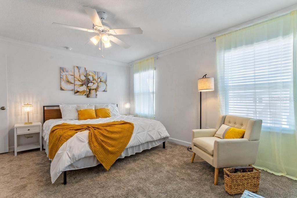 Activo con contrato: $384,900 (4 camas, 3 baños, 1914 Pies cuadrados)