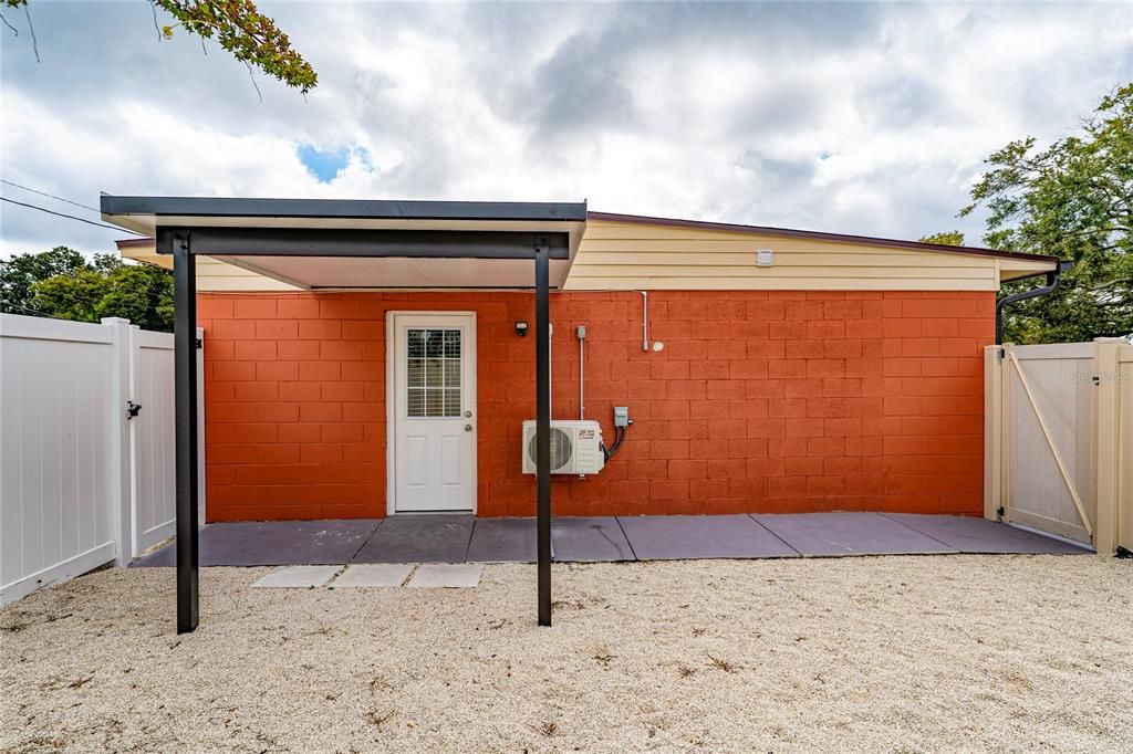 Activo con contrato: $330,000 (4 camas, 2 baños, 1453 Pies cuadrados)