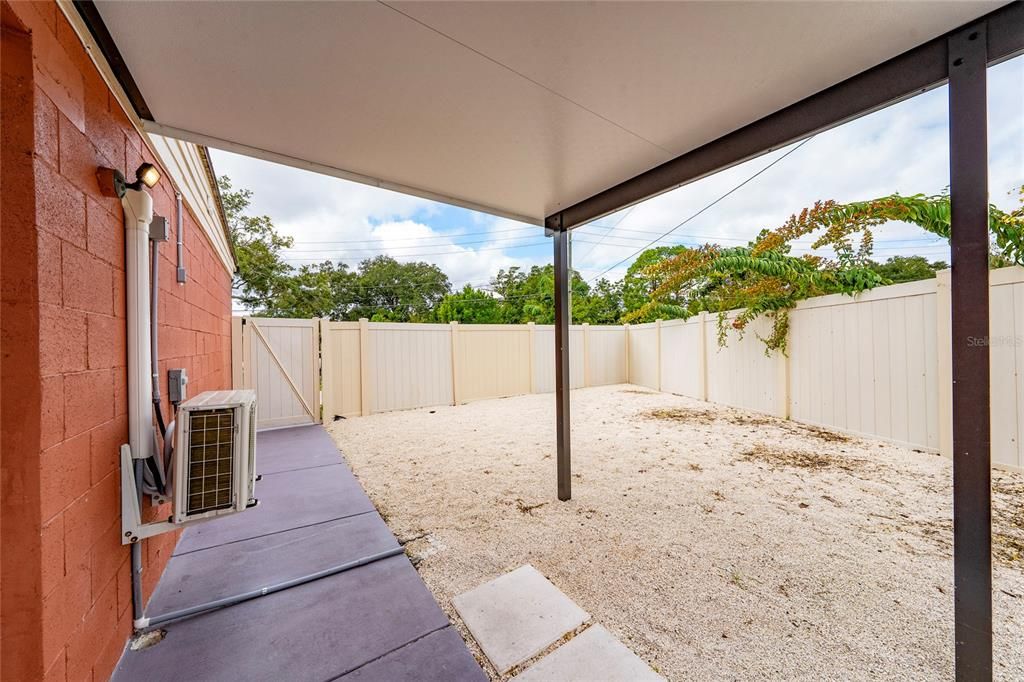 Activo con contrato: $330,000 (4 camas, 2 baños, 1453 Pies cuadrados)