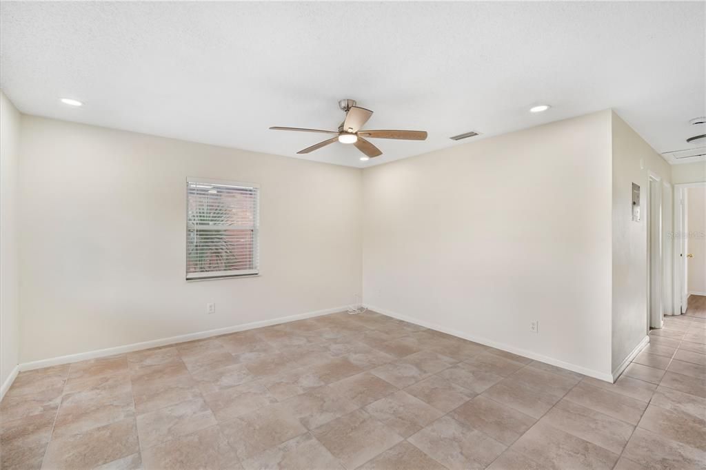 For Rent: $2,200 (3 beds, 2 baths, 1248 Square Feet)