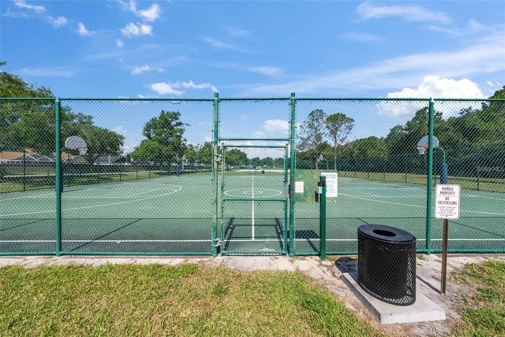 Active With Contract: $489,900 (3 beds, 2 baths, 2324 Square Feet)