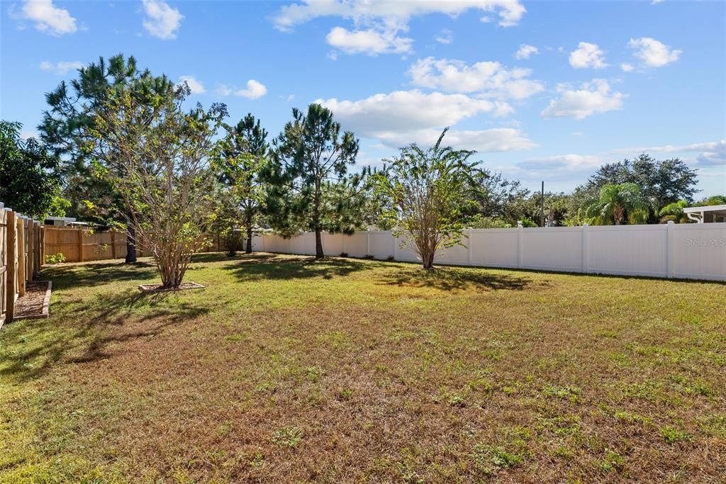 Active With Contract: $489,900 (3 beds, 2 baths, 2324 Square Feet)