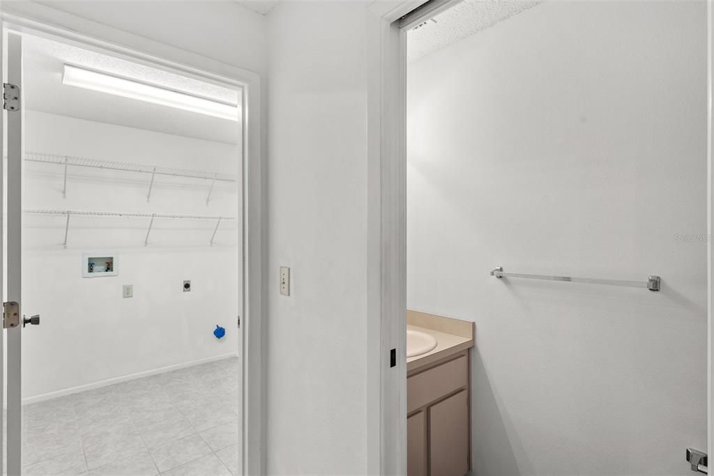 Active With Contract: $489,900 (3 beds, 2 baths, 2324 Square Feet)