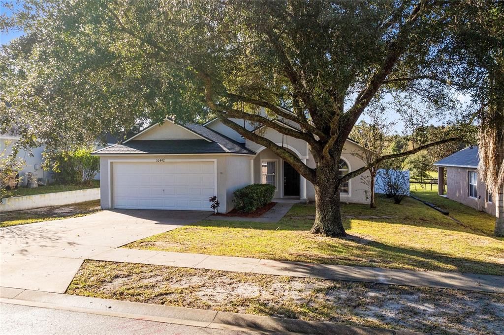 Active With Contract: $329,999 (3 beds, 2 baths, 1262 Square Feet)