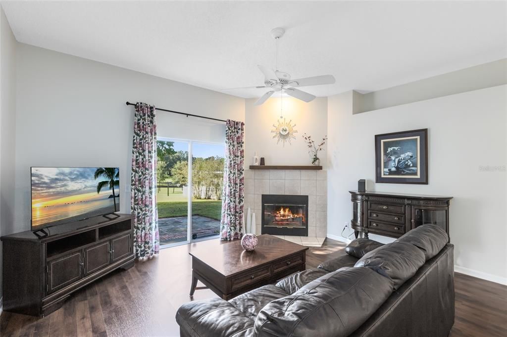 Active With Contract: $329,999 (3 beds, 2 baths, 1262 Square Feet)