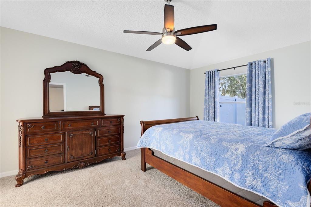 Active With Contract: $329,999 (3 beds, 2 baths, 1262 Square Feet)