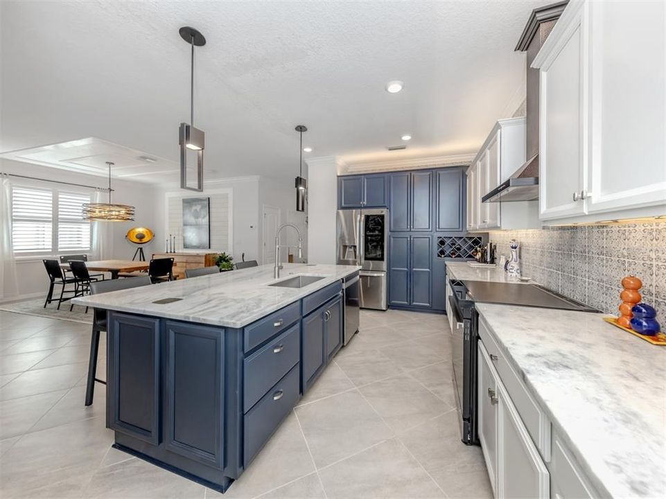 For Sale: $785,000 (3 beds, 3 baths, 2035 Square Feet)