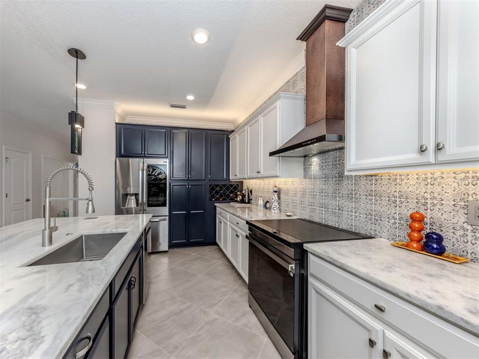 For Sale: $785,000 (3 beds, 3 baths, 2035 Square Feet)