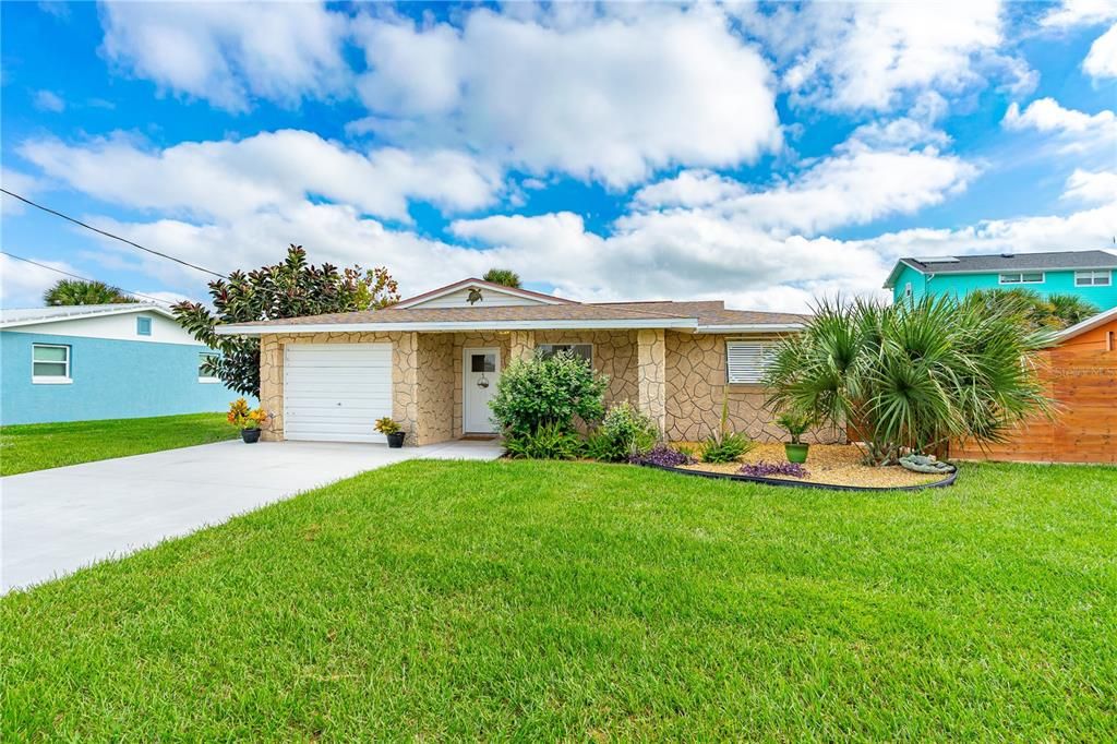 На продажу: $580,000 (3 спален, 1 ванн, 1168 Квадратных фут)