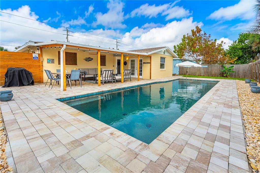 На продажу: $580,000 (3 спален, 1 ванн, 1168 Квадратных фут)