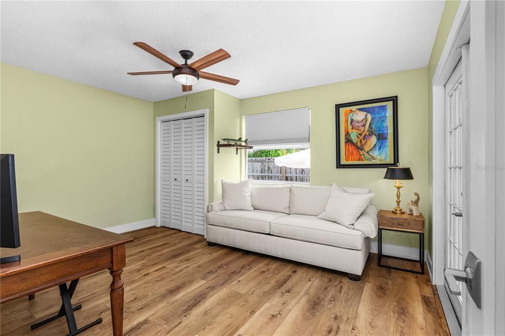 На продажу: $580,000 (3 спален, 1 ванн, 1168 Квадратных фут)