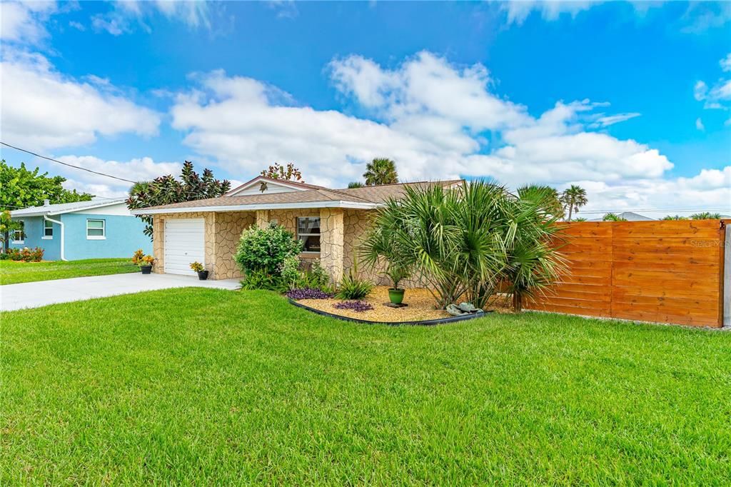 На продажу: $580,000 (3 спален, 1 ванн, 1168 Квадратных фут)