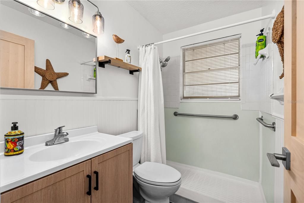 На продажу: $580,000 (3 спален, 1 ванн, 1168 Квадратных фут)