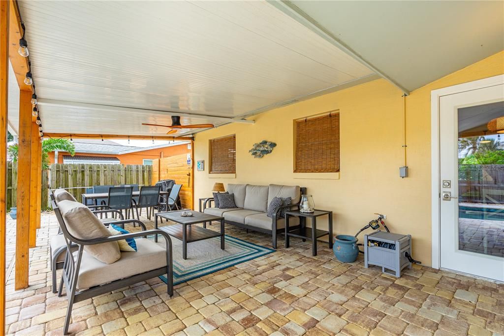 На продажу: $580,000 (3 спален, 1 ванн, 1168 Квадратных фут)