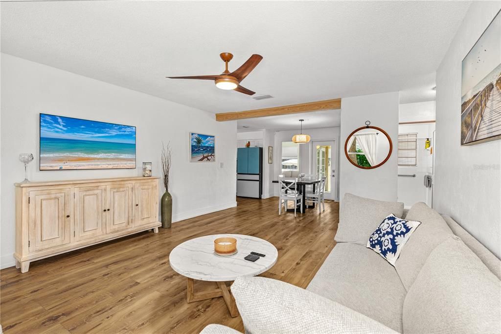 На продажу: $580,000 (3 спален, 1 ванн, 1168 Квадратных фут)