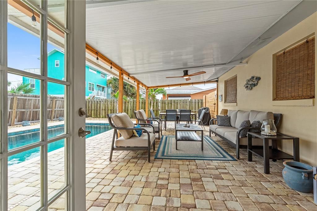 На продажу: $580,000 (3 спален, 1 ванн, 1168 Квадратных фут)