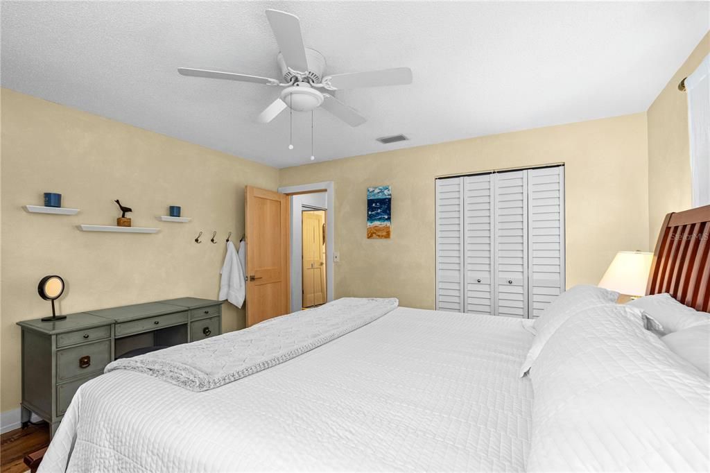 На продажу: $580,000 (3 спален, 1 ванн, 1168 Квадратных фут)