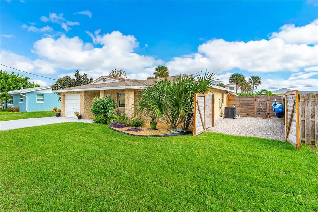 На продажу: $580,000 (3 спален, 1 ванн, 1168 Квадратных фут)