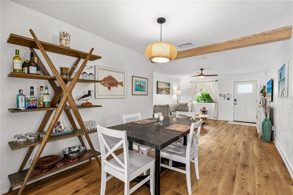 На продажу: $580,000 (3 спален, 1 ванн, 1168 Квадратных фут)