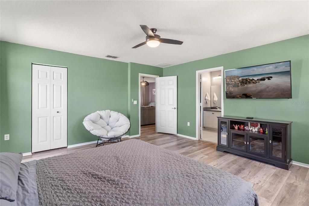 For Sale: $410,000 (3 beds, 2 baths, 2160 Square Feet)