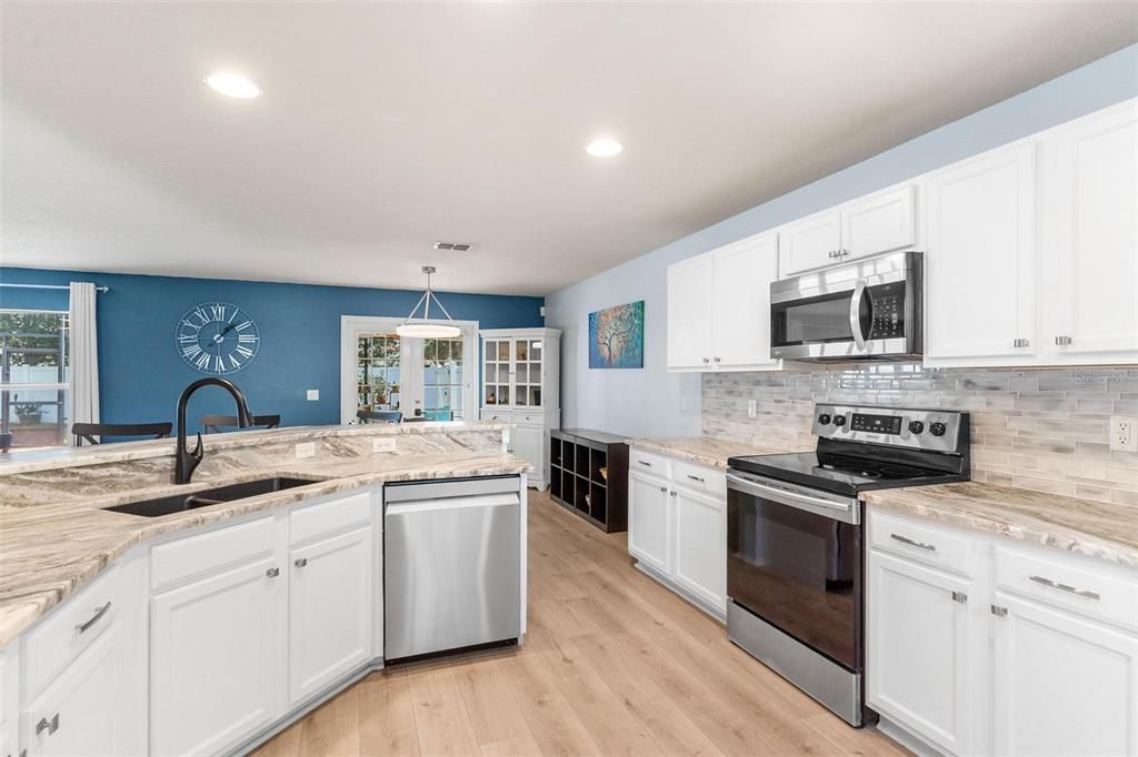 For Sale: $410,000 (3 beds, 2 baths, 2160 Square Feet)