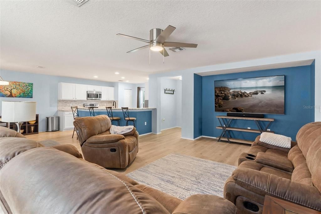 For Sale: $410,000 (3 beds, 2 baths, 2160 Square Feet)