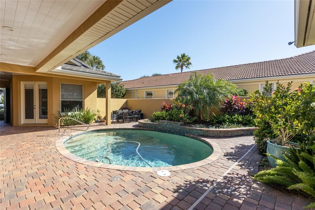 待售: $989,000 (3 贝兹, 3 浴室, 2752 平方英尺)