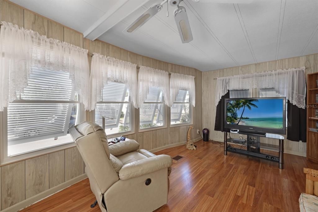 En Venta: $129,000 (2 camas, 2 baños, 1284 Pies cuadrados)