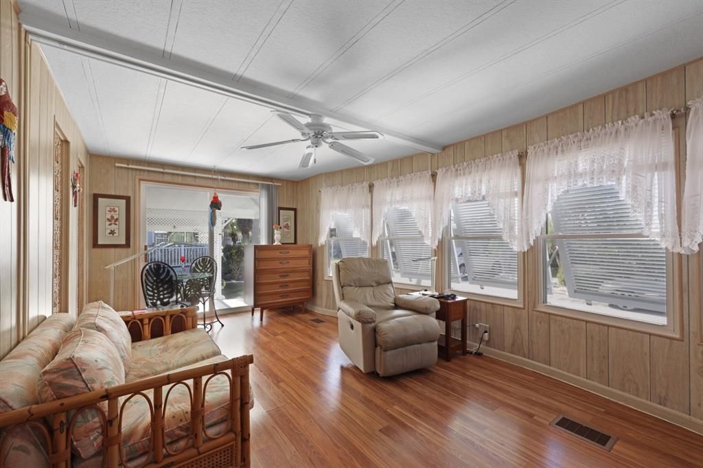 En Venta: $129,000 (2 camas, 2 baños, 1284 Pies cuadrados)