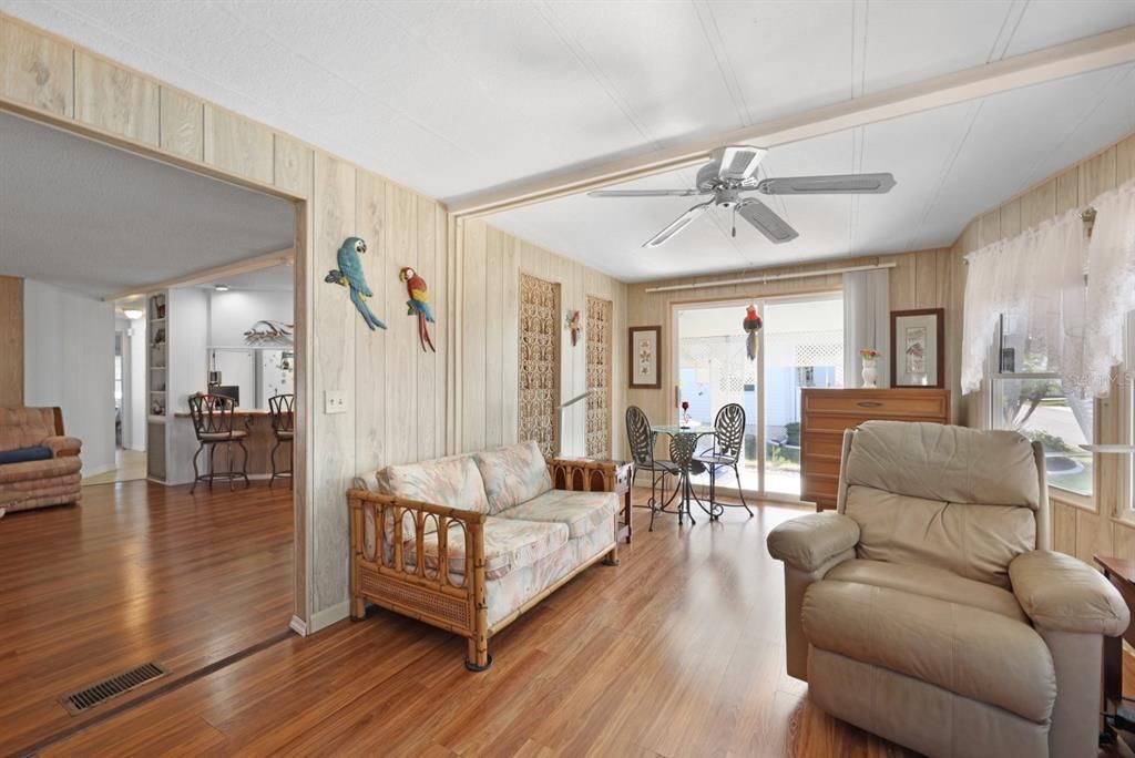 En Venta: $129,000 (2 camas, 2 baños, 1284 Pies cuadrados)