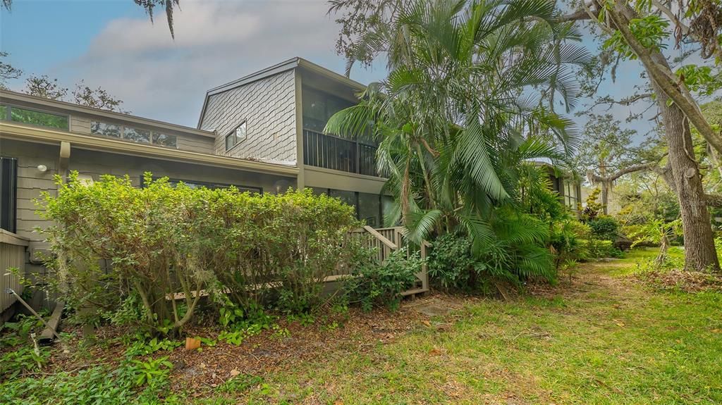 Active With Contract: $397,000 (2 beds, 3 baths, 1849 Square Feet)