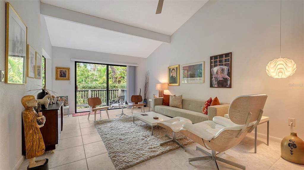 Active With Contract: $397,000 (2 beds, 3 baths, 1849 Square Feet)