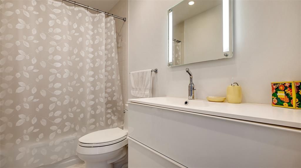 Active With Contract: $397,000 (2 beds, 3 baths, 1849 Square Feet)