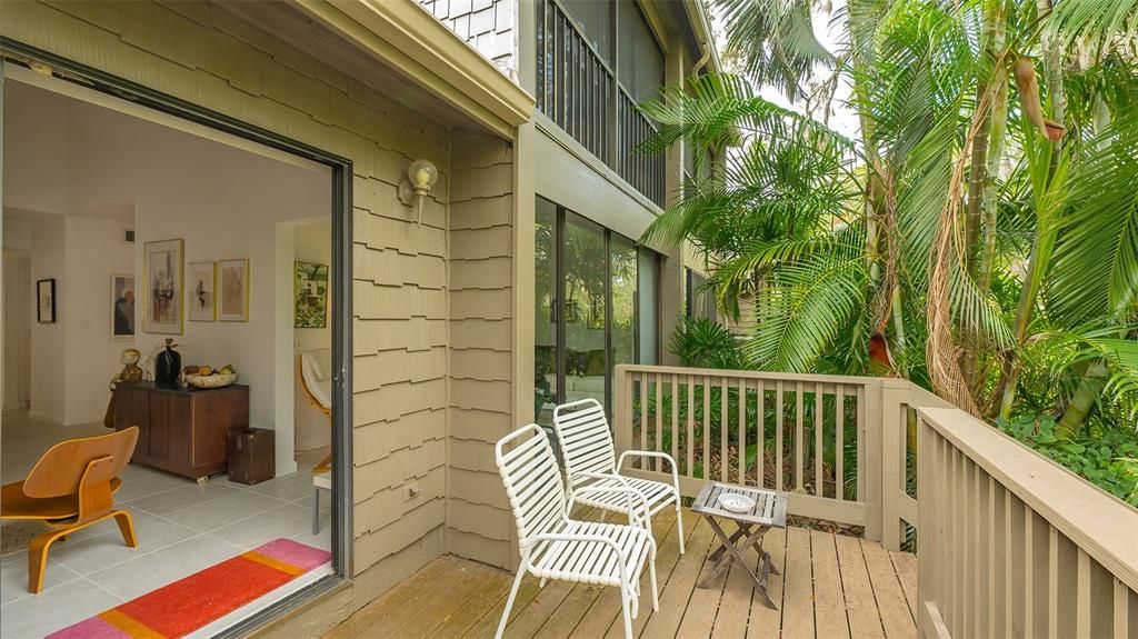 Active With Contract: $397,000 (2 beds, 3 baths, 1849 Square Feet)