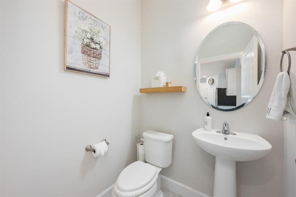 For Sale: $525,000 (5 beds, 2 baths, 2780 Square Feet)