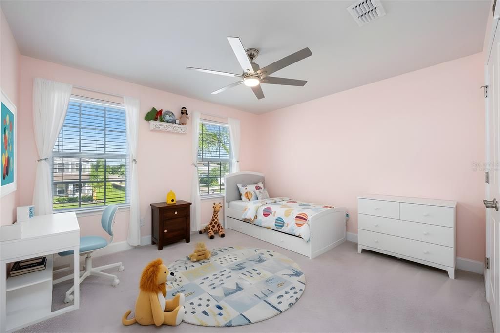 For Sale: $525,000 (5 beds, 2 baths, 2780 Square Feet)