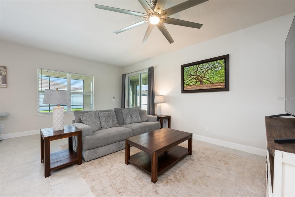 For Sale: $525,000 (5 beds, 2 baths, 2780 Square Feet)