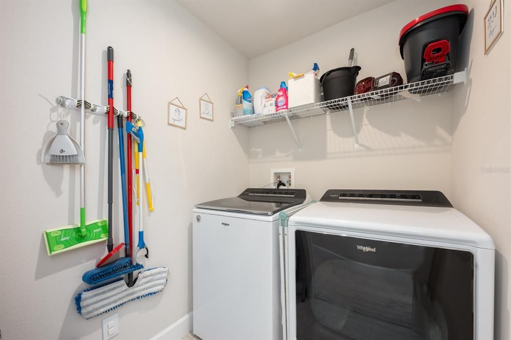 For Sale: $525,000 (5 beds, 2 baths, 2780 Square Feet)