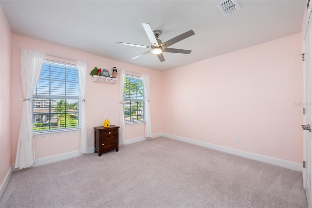 For Sale: $525,000 (5 beds, 2 baths, 2780 Square Feet)