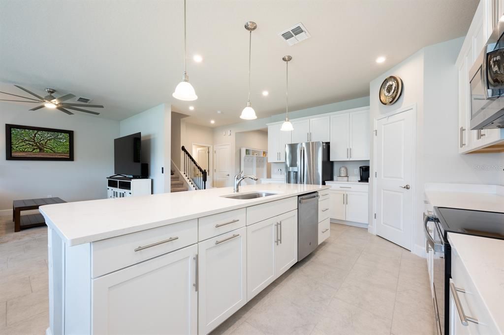 For Sale: $525,000 (5 beds, 2 baths, 2780 Square Feet)