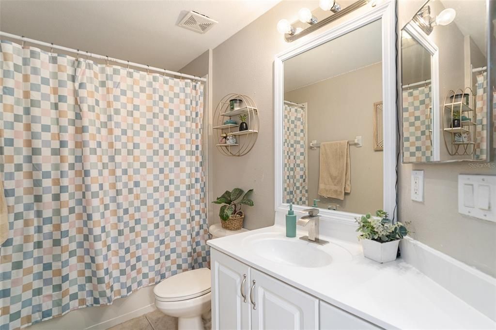 For Sale: $290,000 (3 beds, 2 baths, 1140 Square Feet)