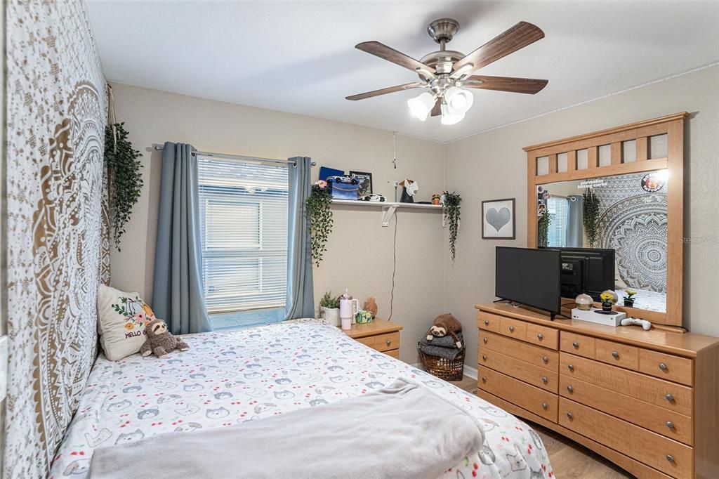 For Sale: $290,000 (3 beds, 2 baths, 1140 Square Feet)