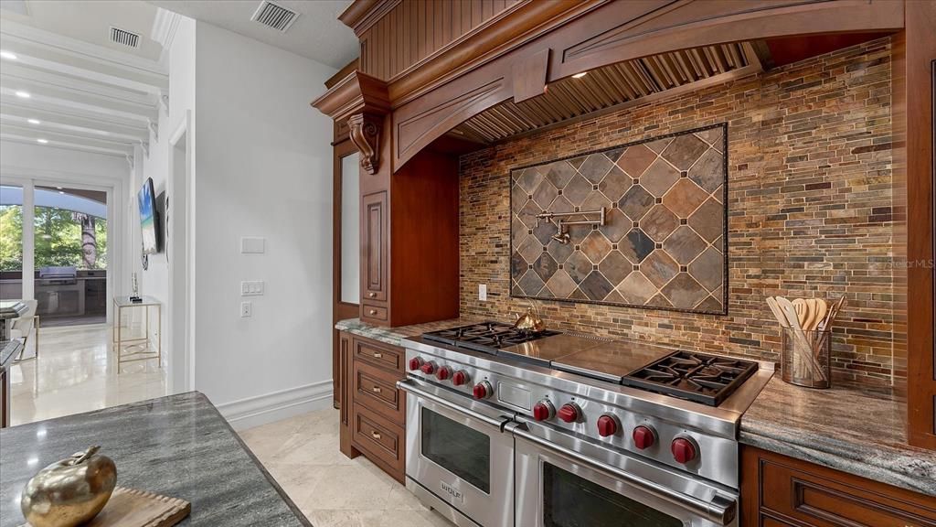 待售: $4,790,000 (5 贝兹, 5 浴室, 9101 平方英尺)