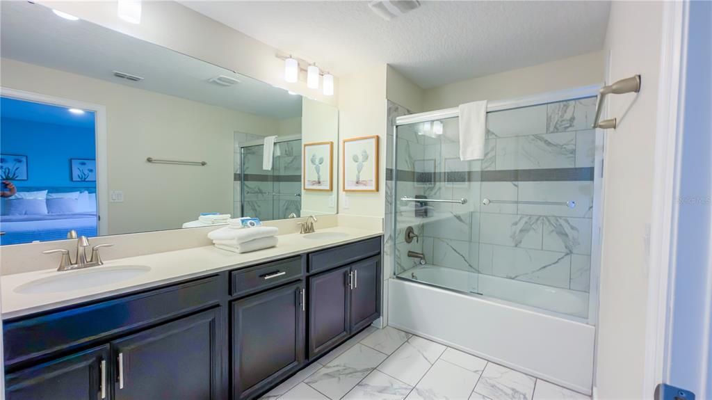 For Sale: $510,000 (5 beds, 4 baths, 2167 Square Feet)